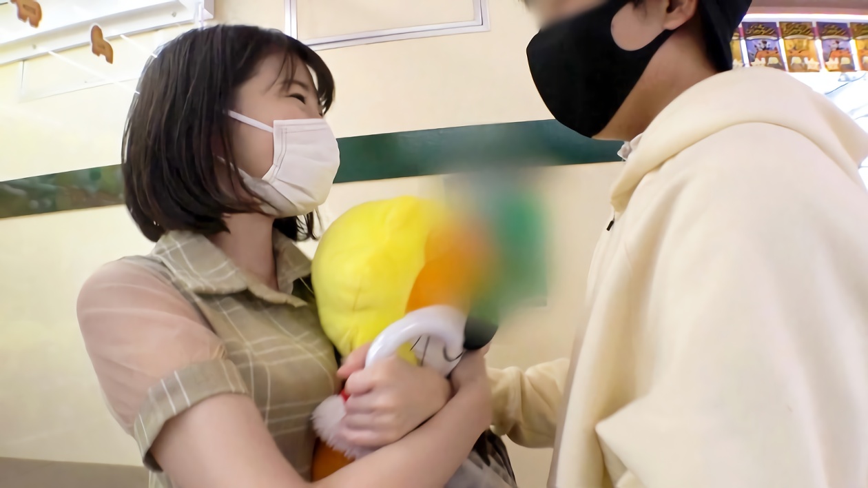 スベスベ白肌の清楚系で可愛い女子大生をナンパ