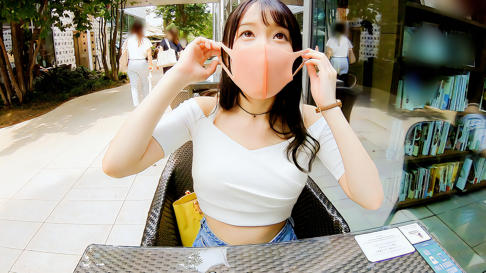 桃尻のスレンダー美女