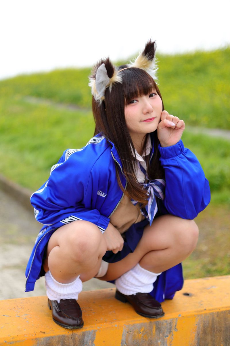 頭の耳がエチエチな女子