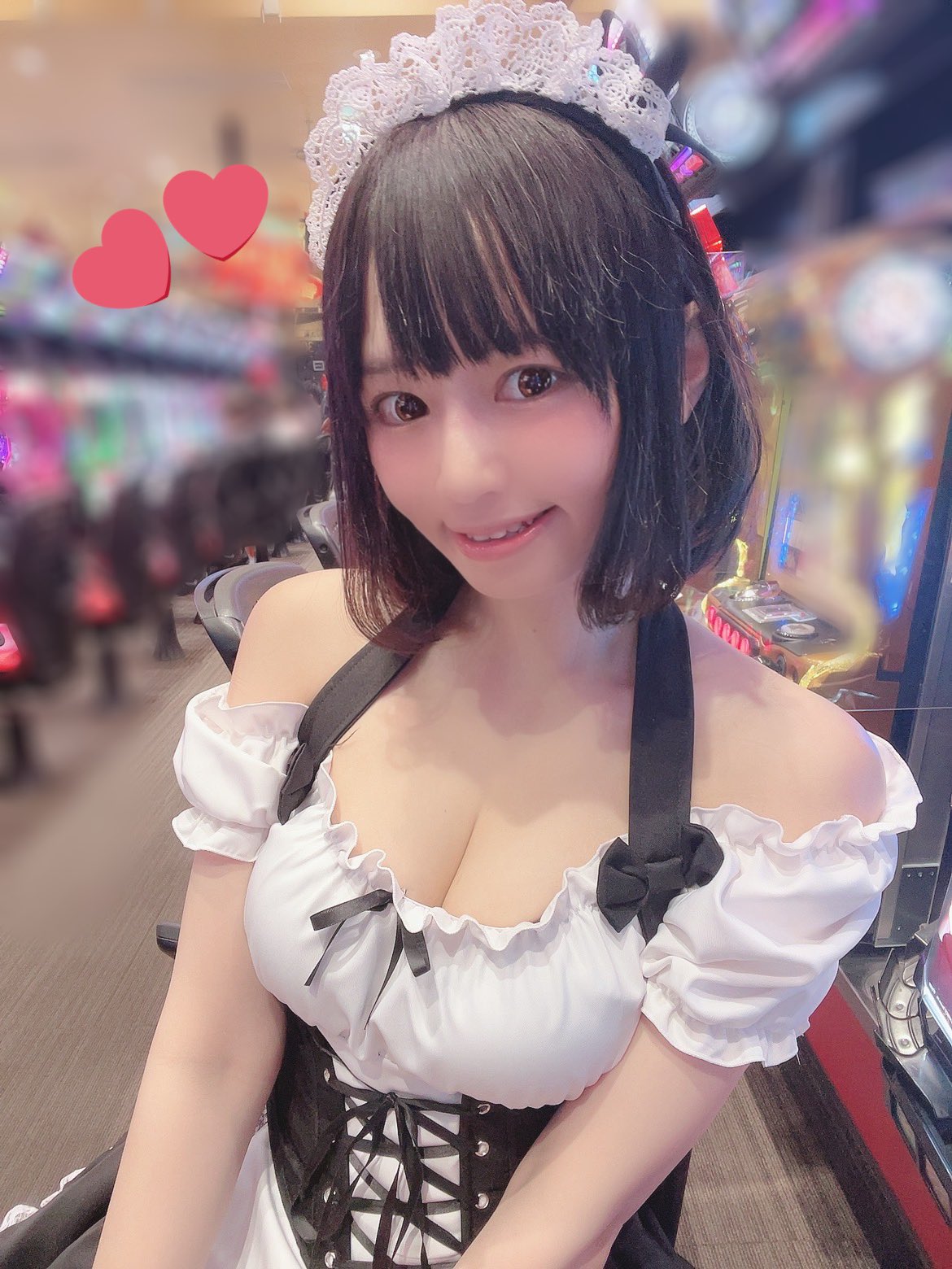 メイドコスプレの女子