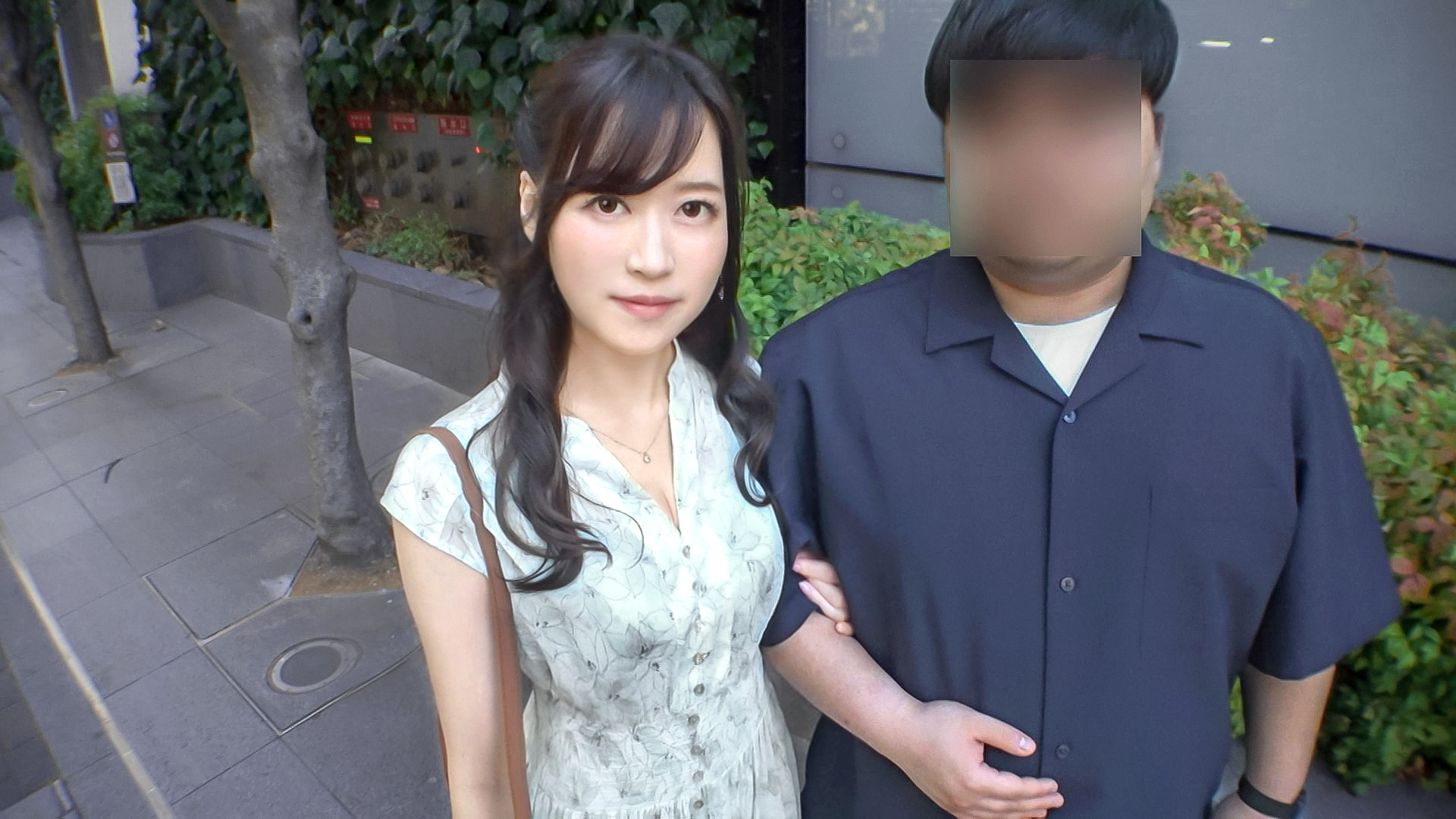 愛人彼氏の前で寝取られるお姉さん