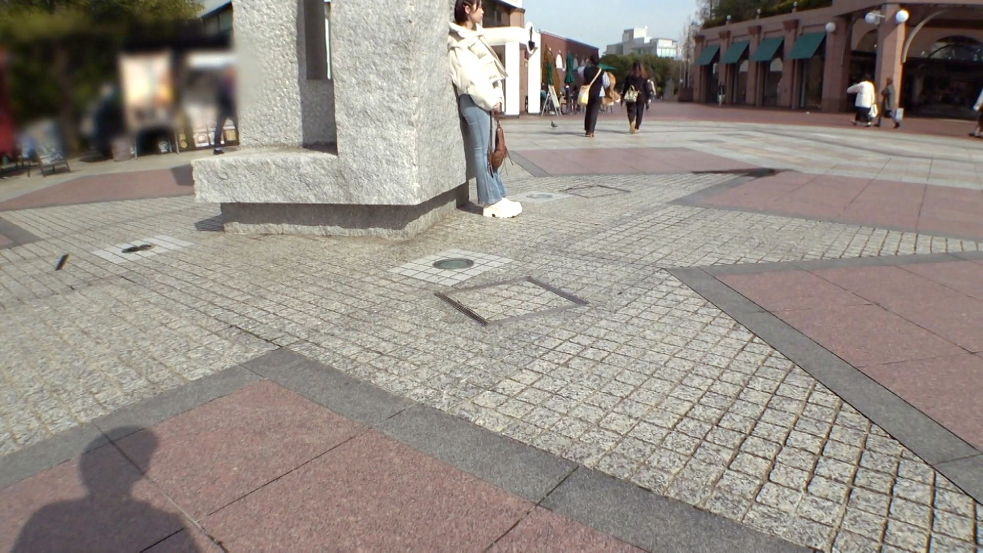 スレンダーなデカ尻お姉さん