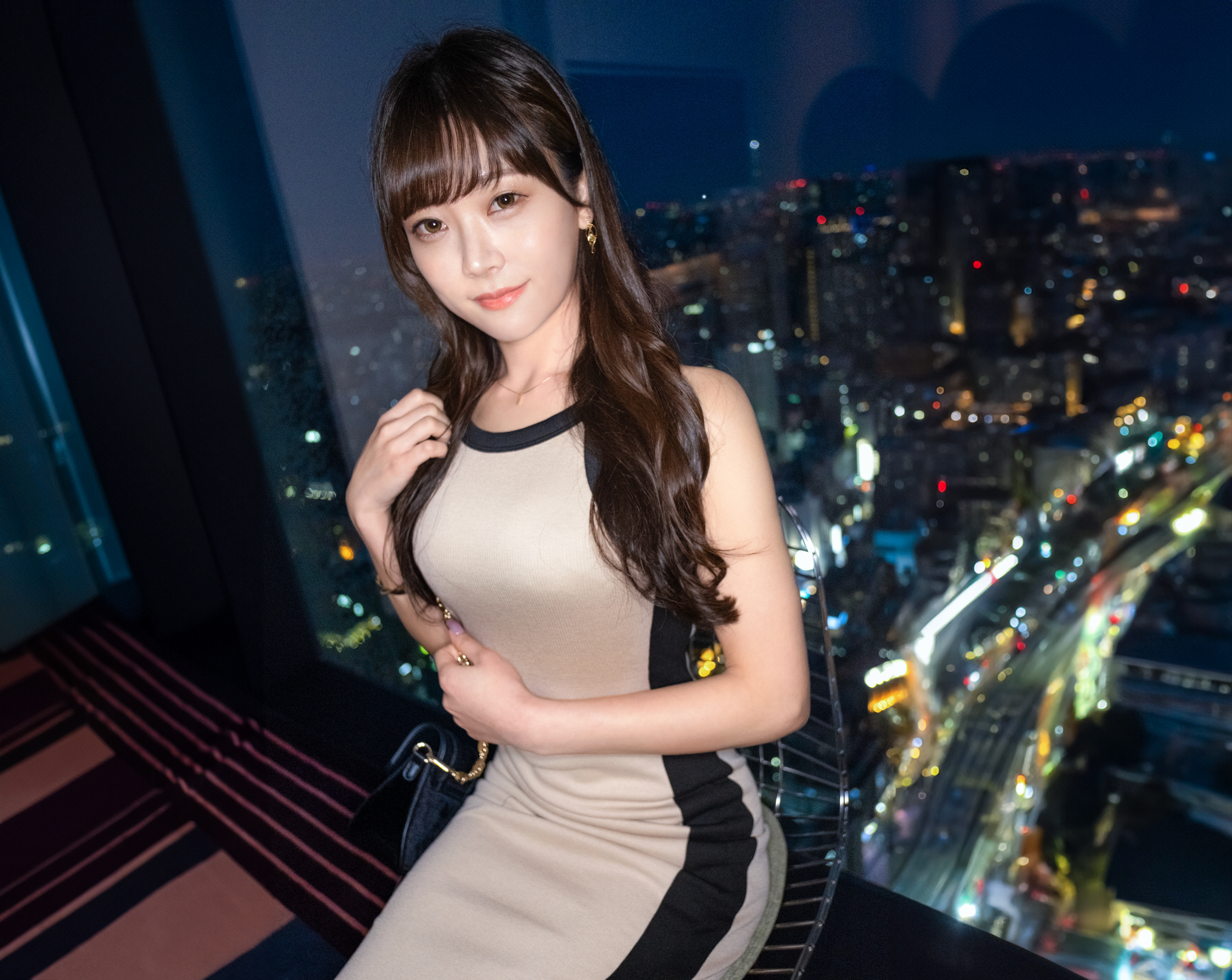 可愛らしい若妻主婦の不倫SEX