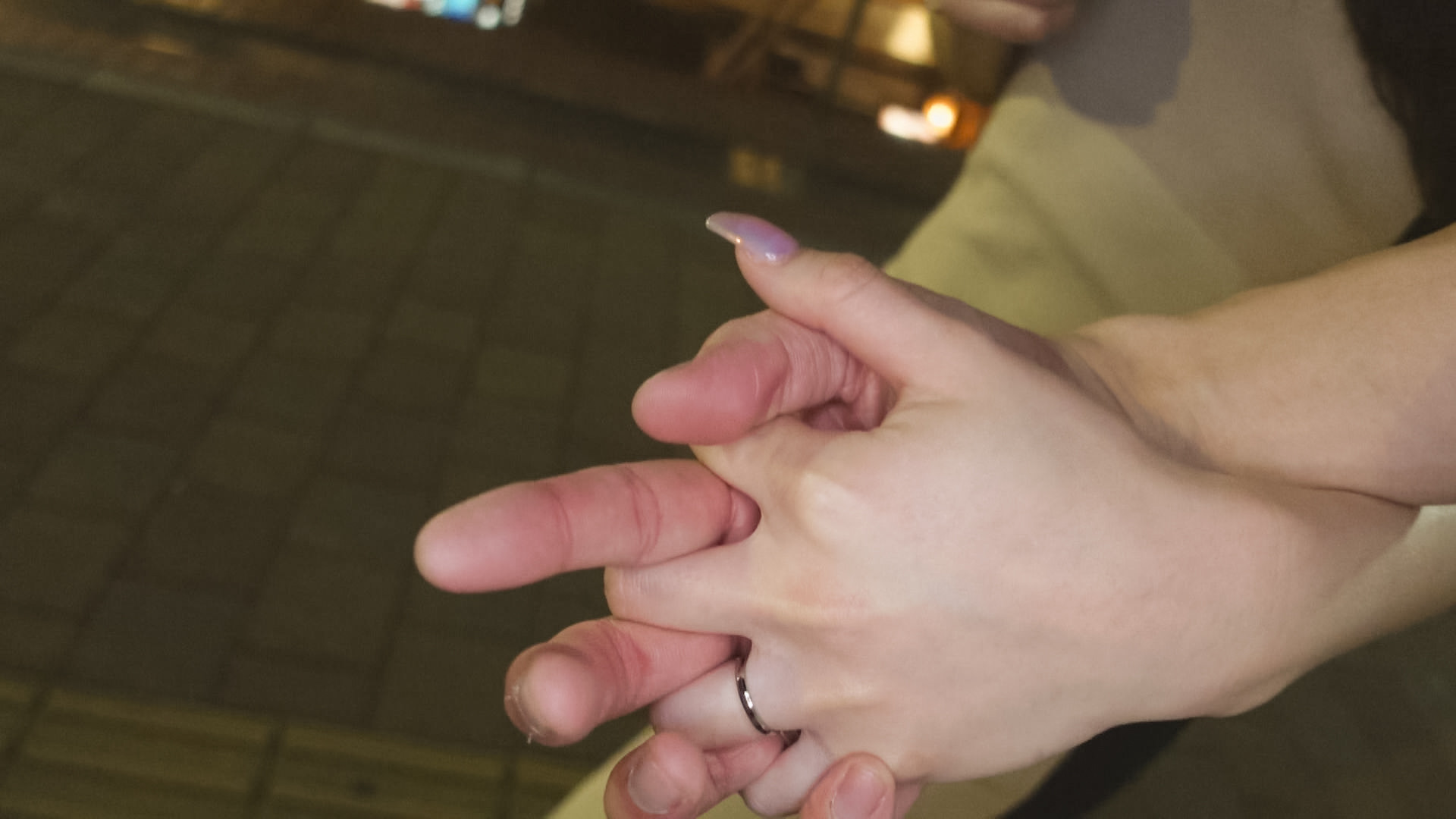 可愛らしい若妻主婦の不倫SEX