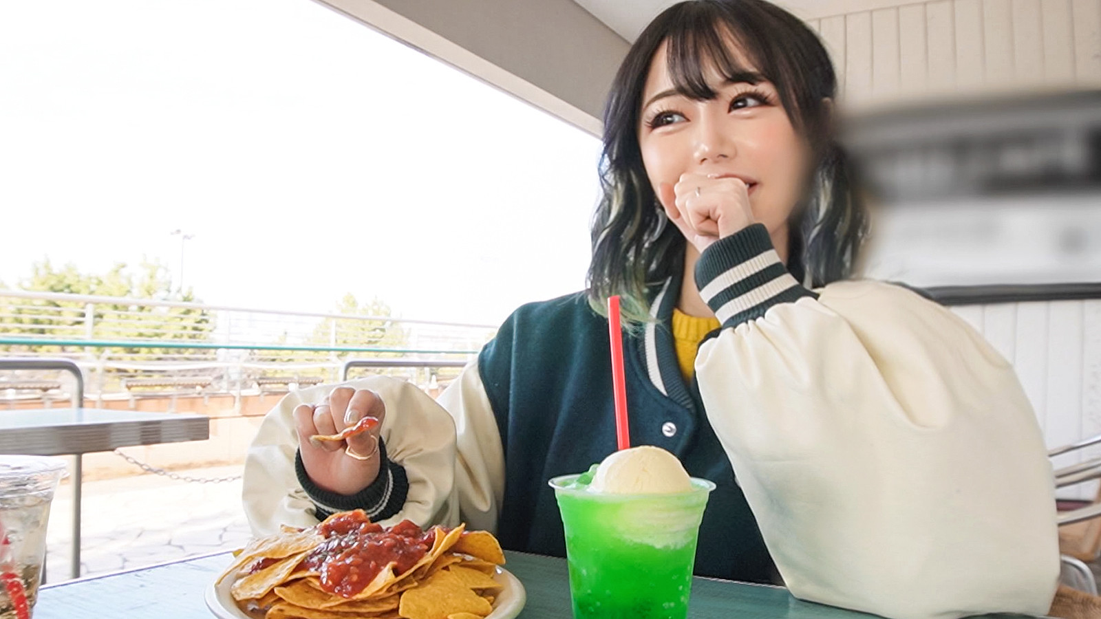 激カワな腰くびれギャル