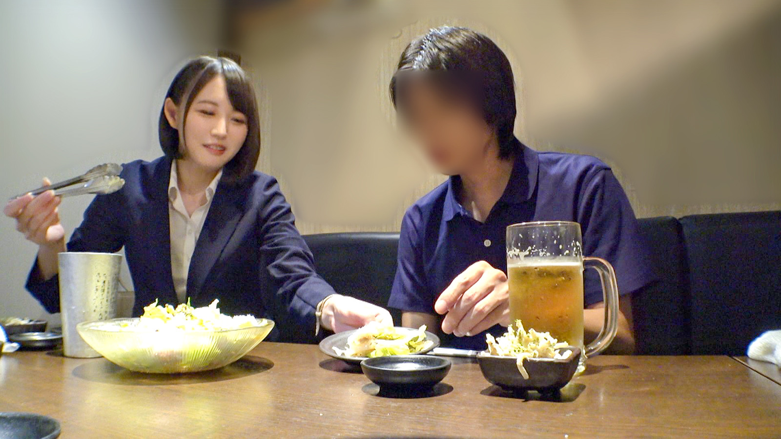 新卒の大きな巨尻OL