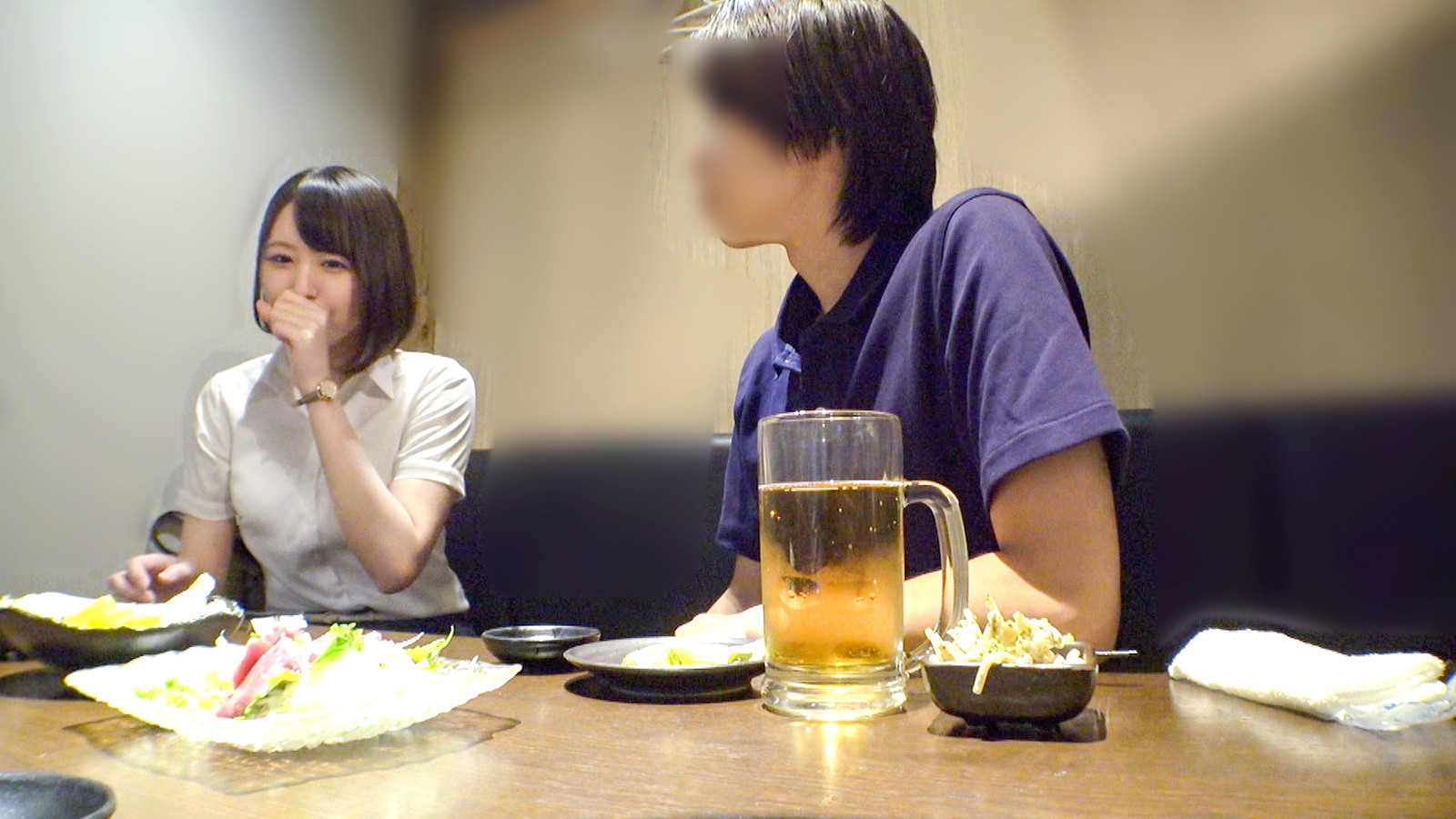 新卒の大きな巨尻OL