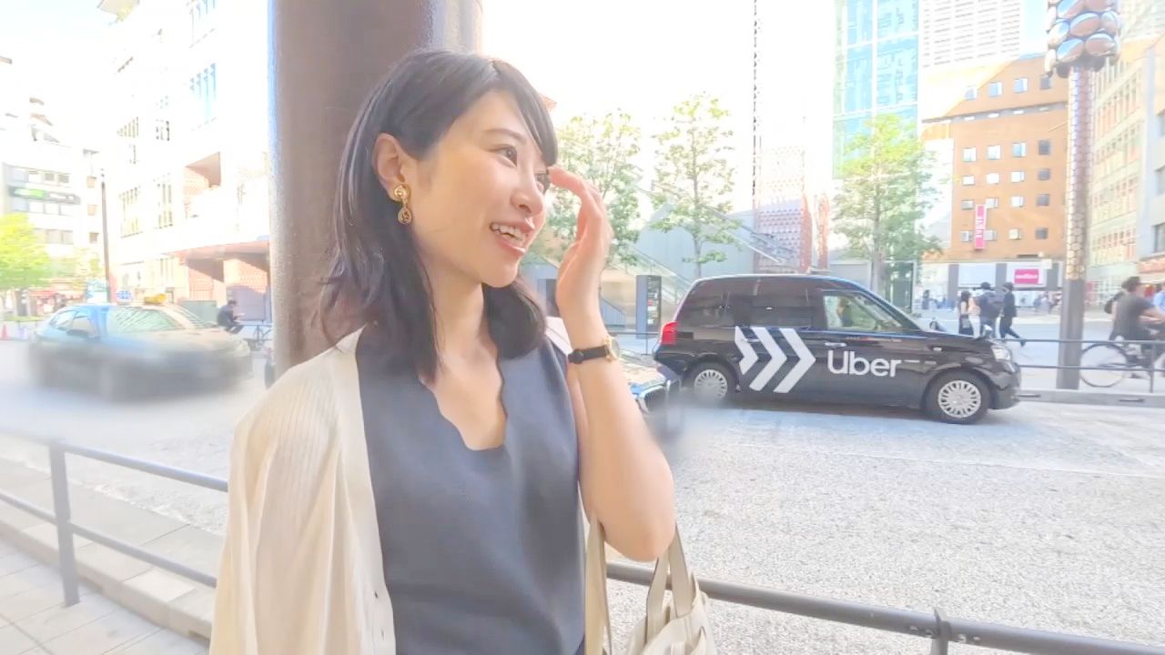 お尻の大きな大人の美人お姉さん