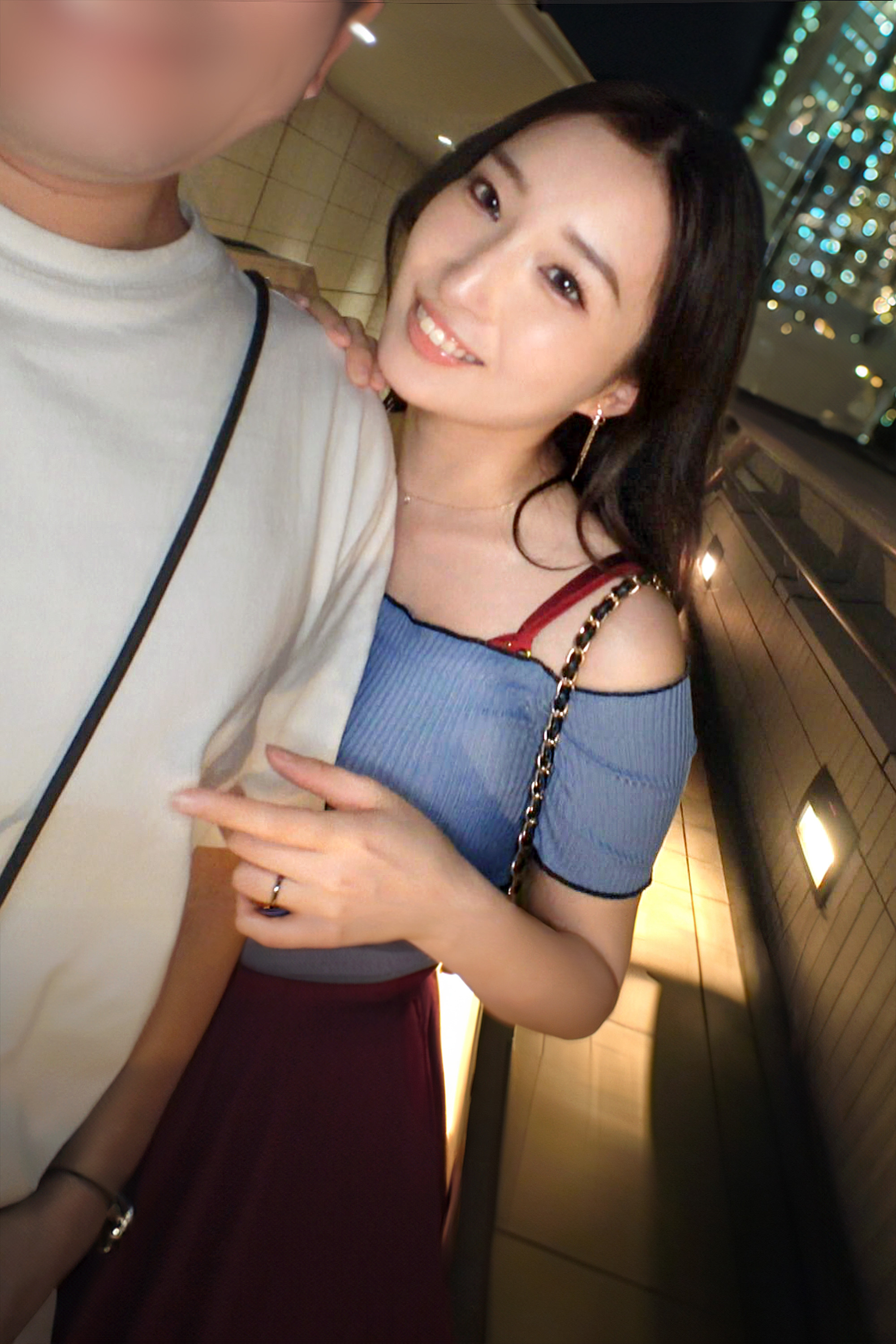 ダイナマイトエロボディな巨乳人妻