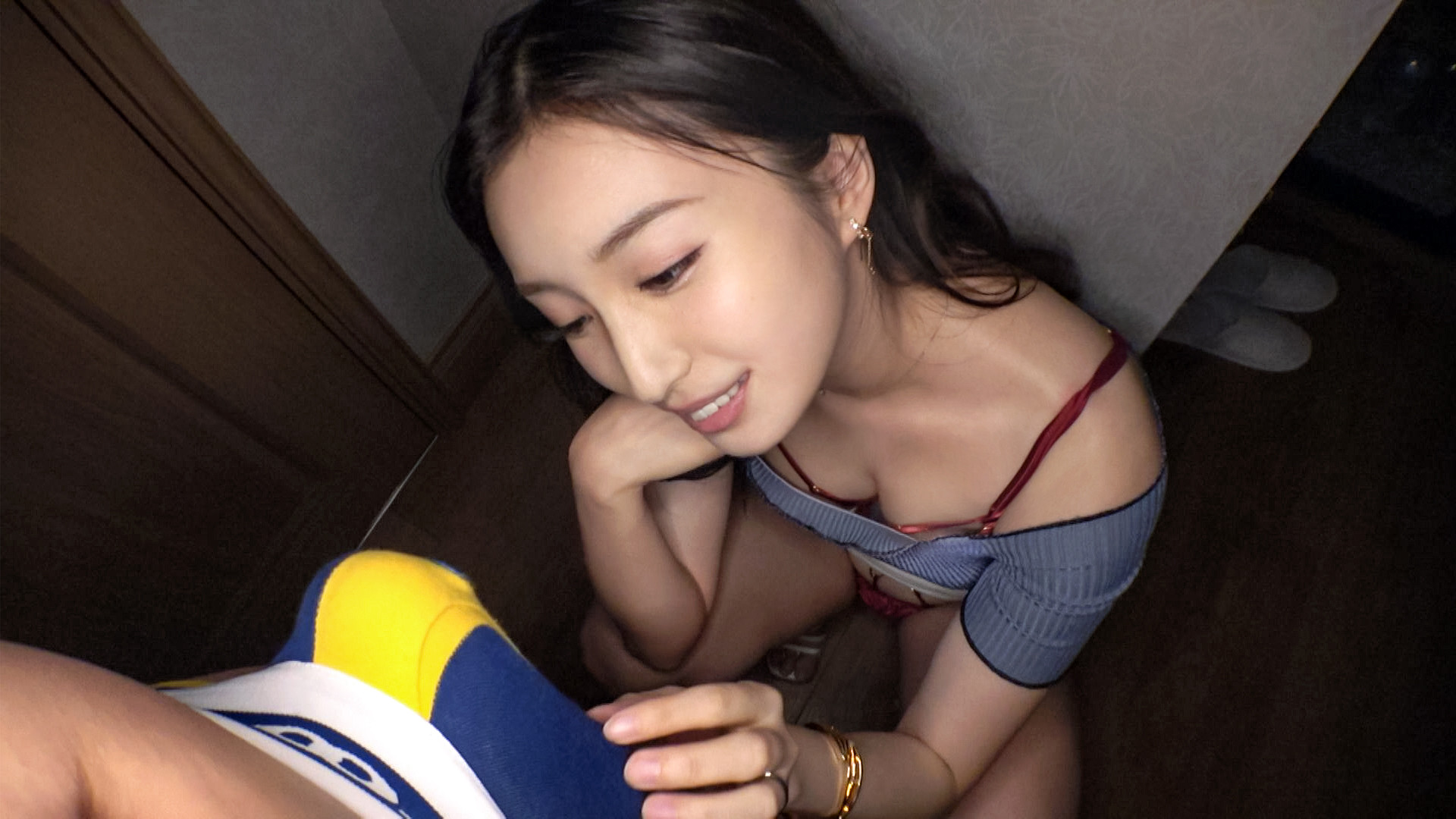 ダイナマイトエロボディな巨乳人妻