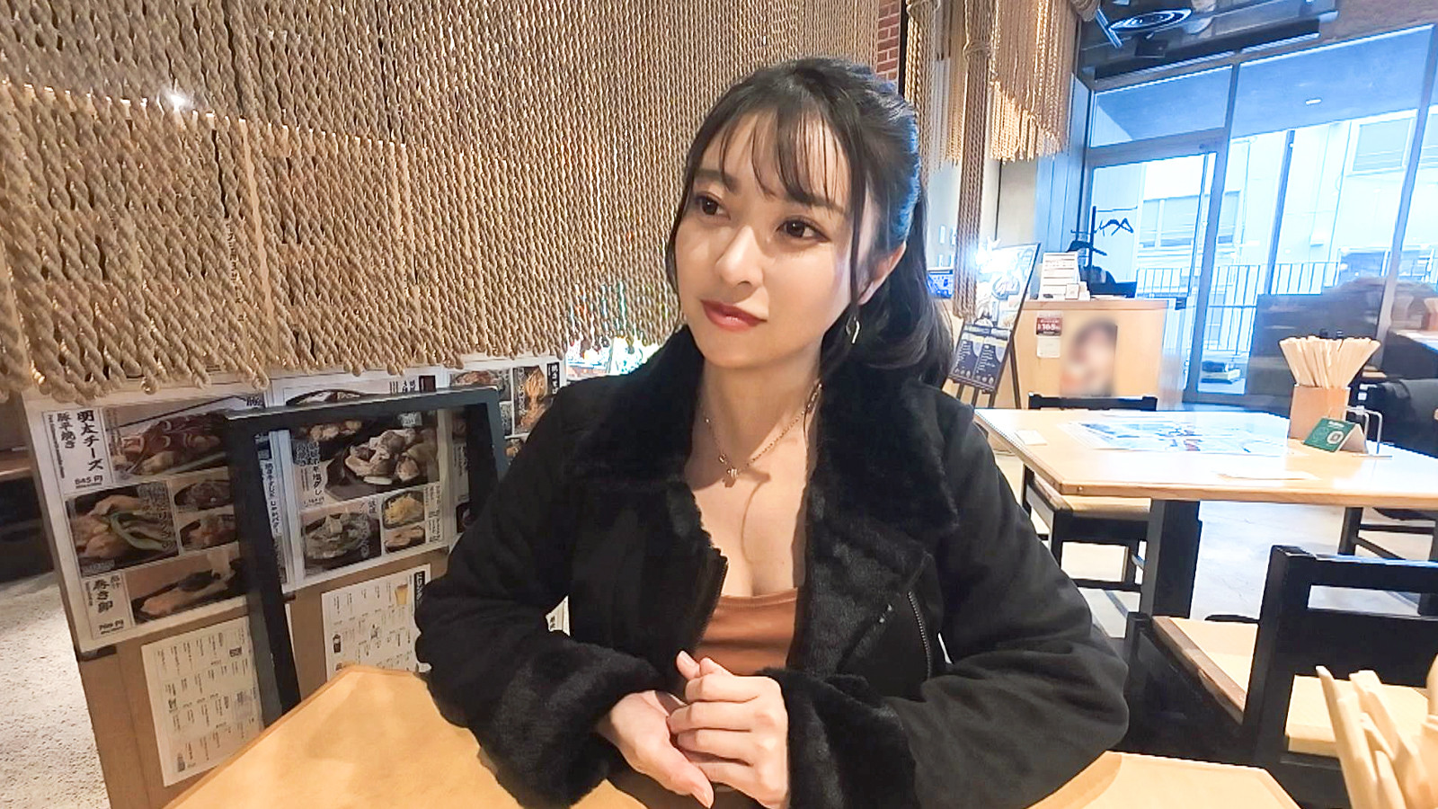 網タイツのドスケベ人妻