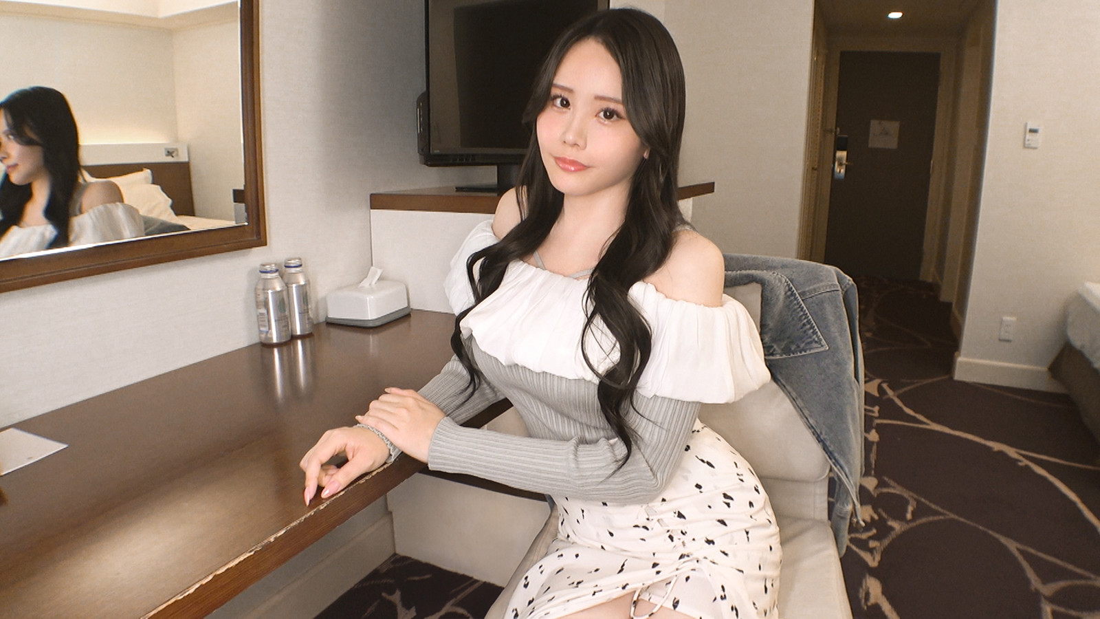 おっぱいもお尻もめちゃふっくらしたエロボディのエステお姉さんはいかがですか？エロ画像写真集とロング動画(約20分)