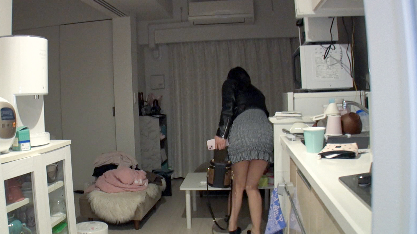 ラウンジ嬢の自宅でエチエチSEX