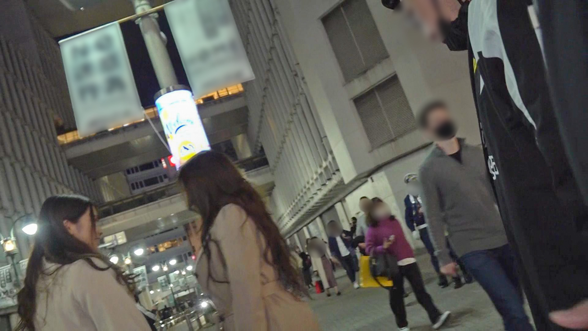 ムッチリサンバ女子の乱交SEX