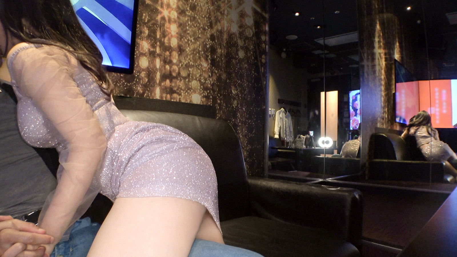 胸の谷間で誘惑する痴女お姉さんのSEX