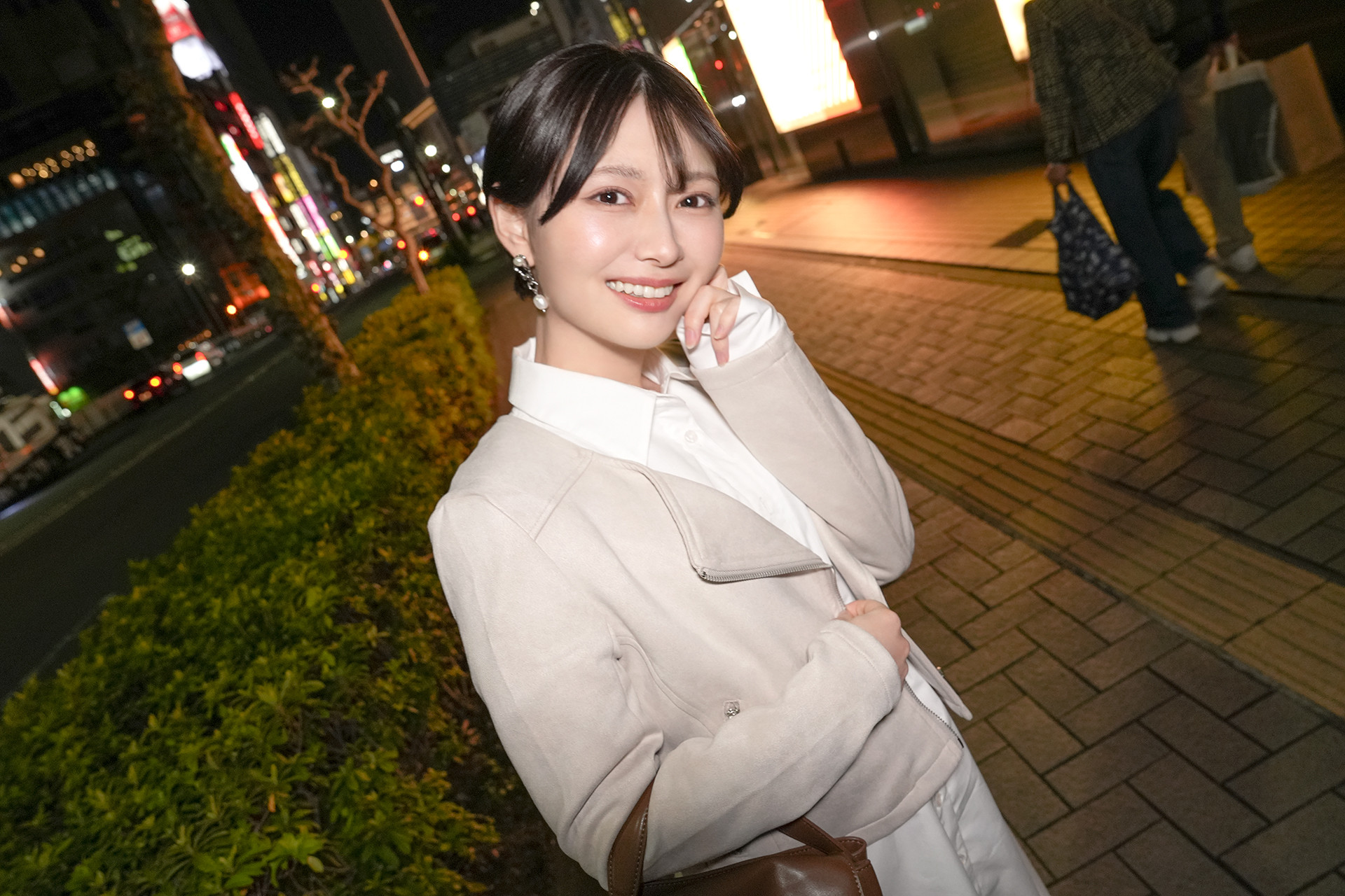 ショートヘアなお姉さんのムチ尻SEX