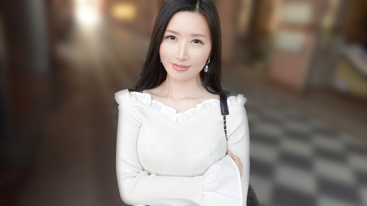 30代ならではのお色気フェロモンムンムンで胸ほくろがセクシーな三十路お姉さんの交尾です♪♪エロ画像写真集とロング動画(約20分)