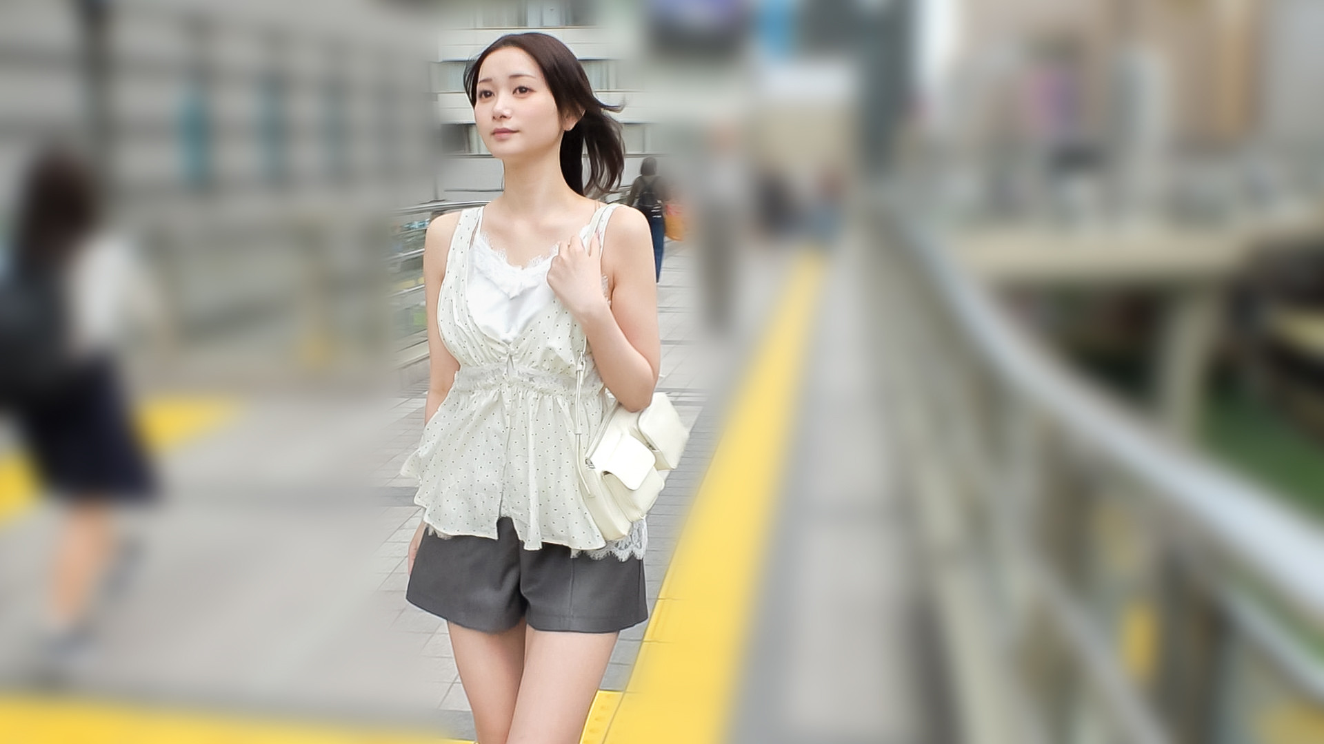 童顔色白美女とSEX