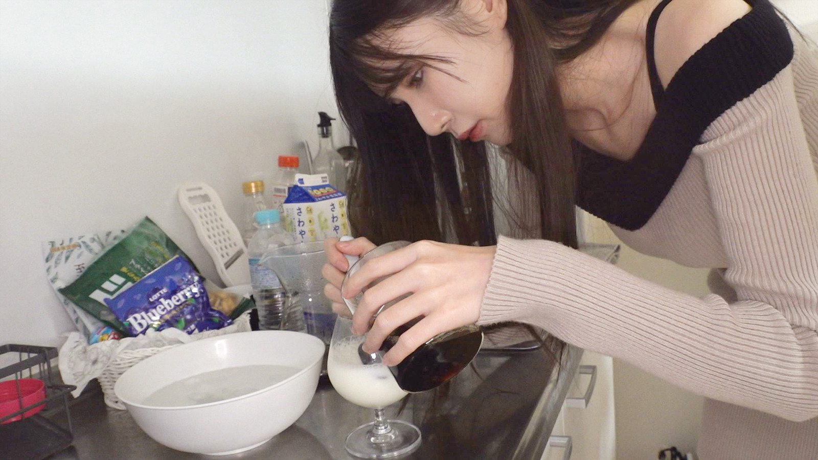 Hカップの着衣巨乳お姉さんとSEX