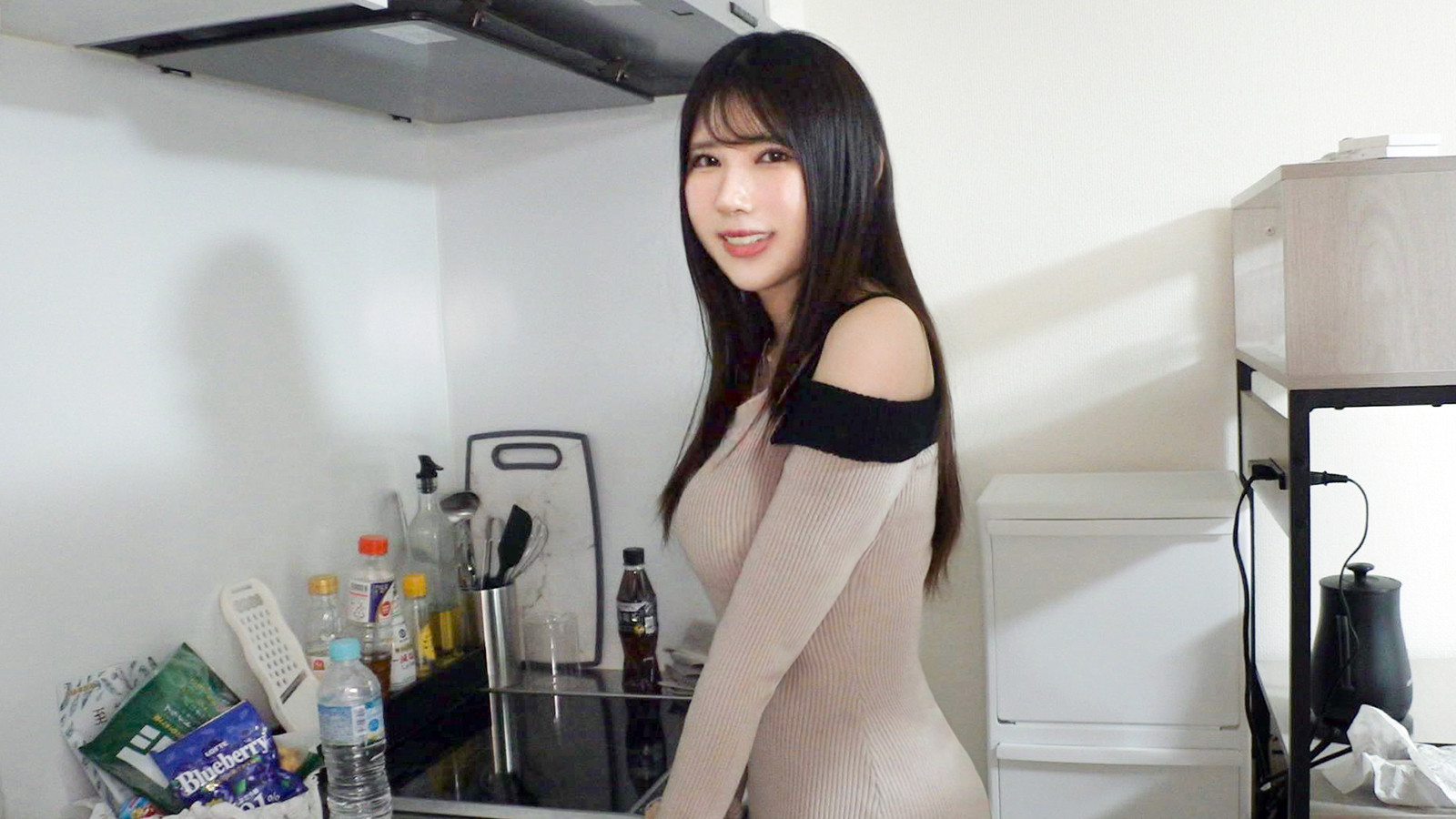 Hカップの着衣巨乳お姉さんとSEX