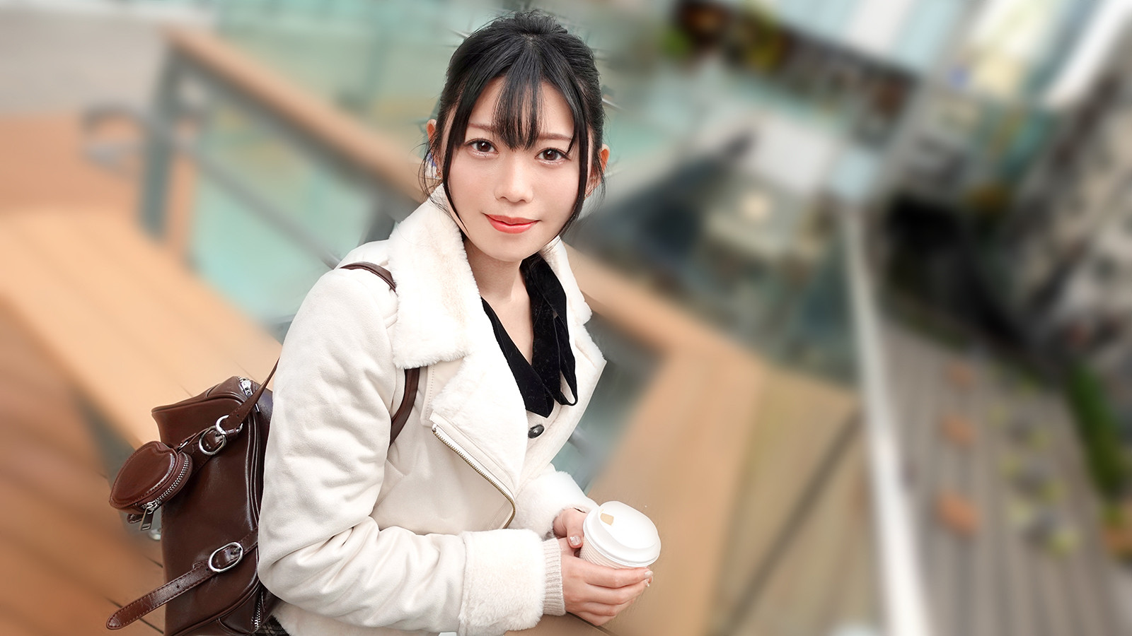 プリプリお尻な休日のOLお姉さんを後ろからガン突きするのって最高だよね♪エロ画像写真集とロング動画(約20分)