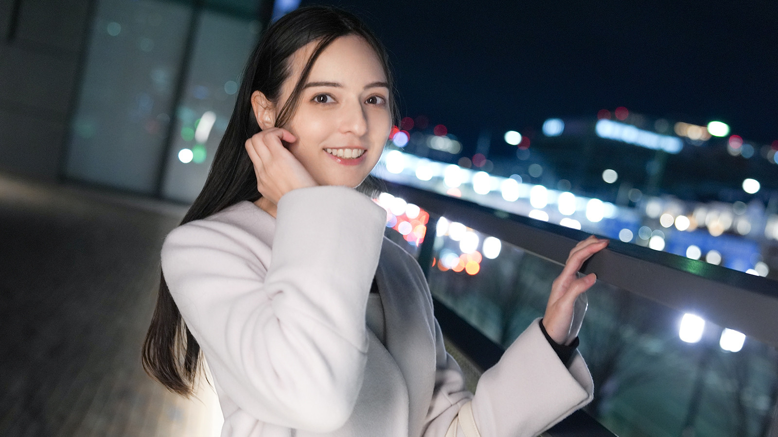 モデル業でもちろんモデル体型なスレンダーボディ美女(32歳)のセックスです♪エロ画像写真集とロング動画(約20分)