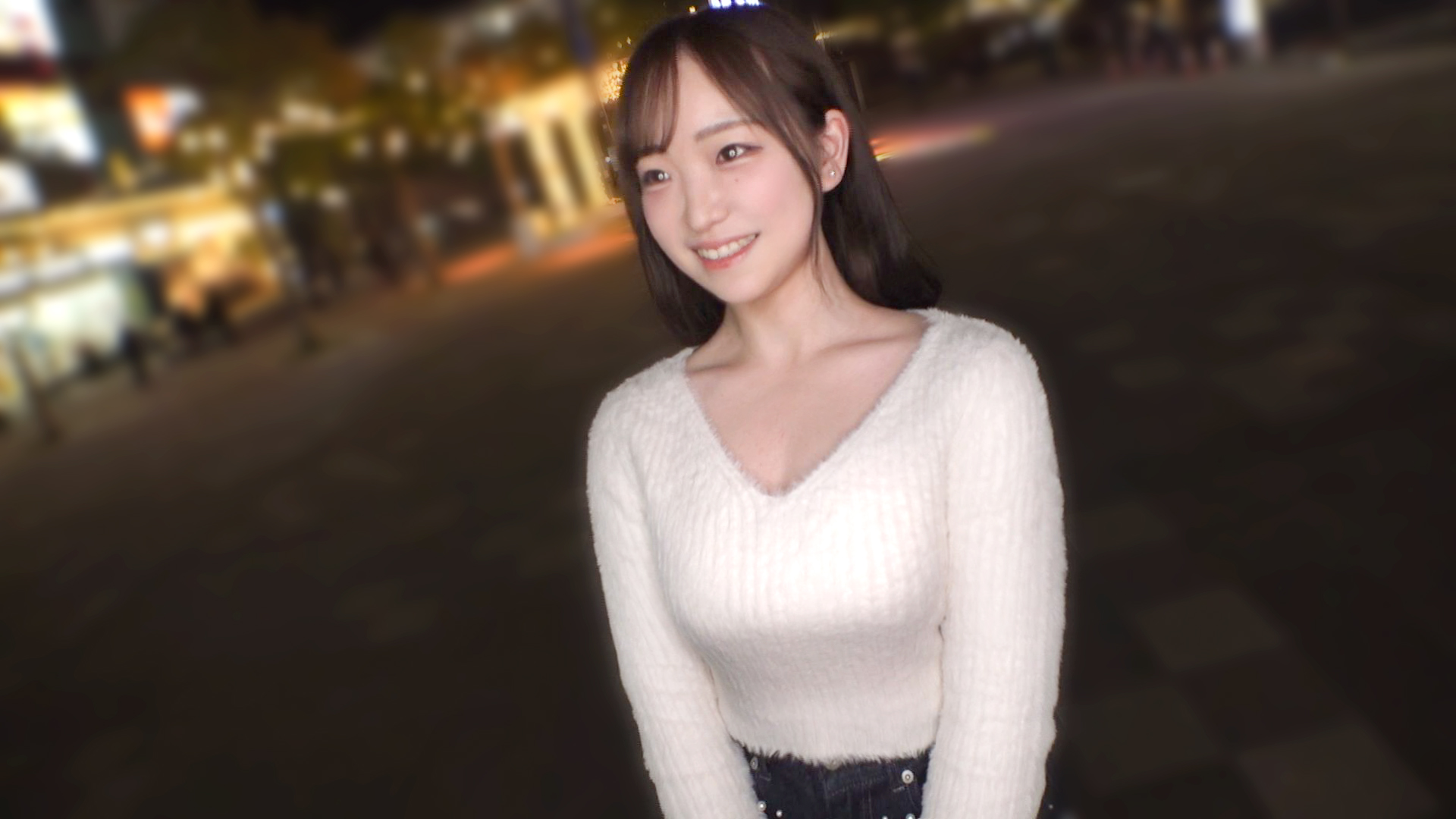 可愛らしい二十歳のピチピチ女子大生にデカチンねじこんじゃえ♪エロ画像写真集とロング動画(約20分)