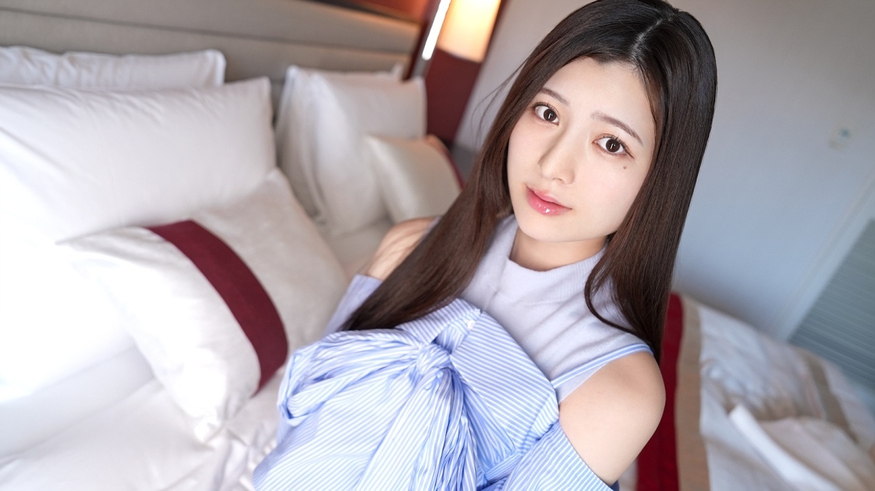 バックから突くにはたまらないエロ尻な美人お姉さんの自ら腰を振る快楽セックスです♪エロ画像写真集とロング動画(約20分)