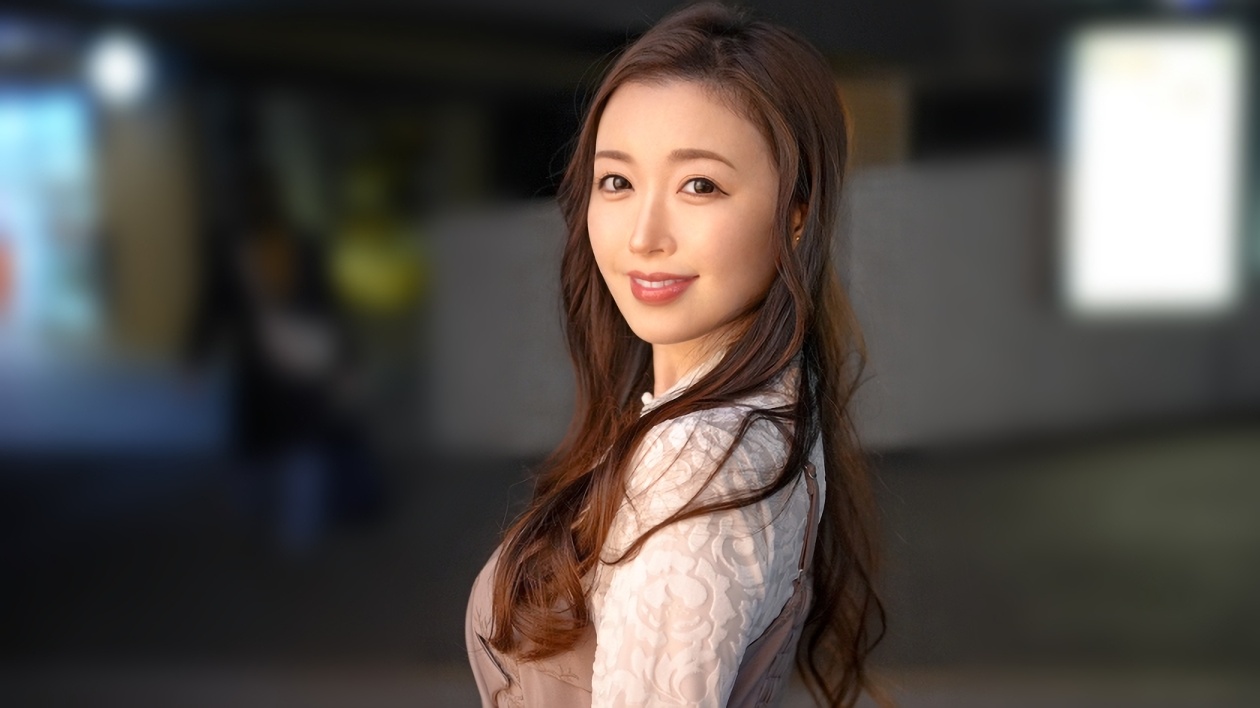 三十路なのに可愛い顔の清楚系お姉さんを脱がすとガーターベルトのムチムチお尻でそそります♪エロ画像写真集とロング動画(約20分)