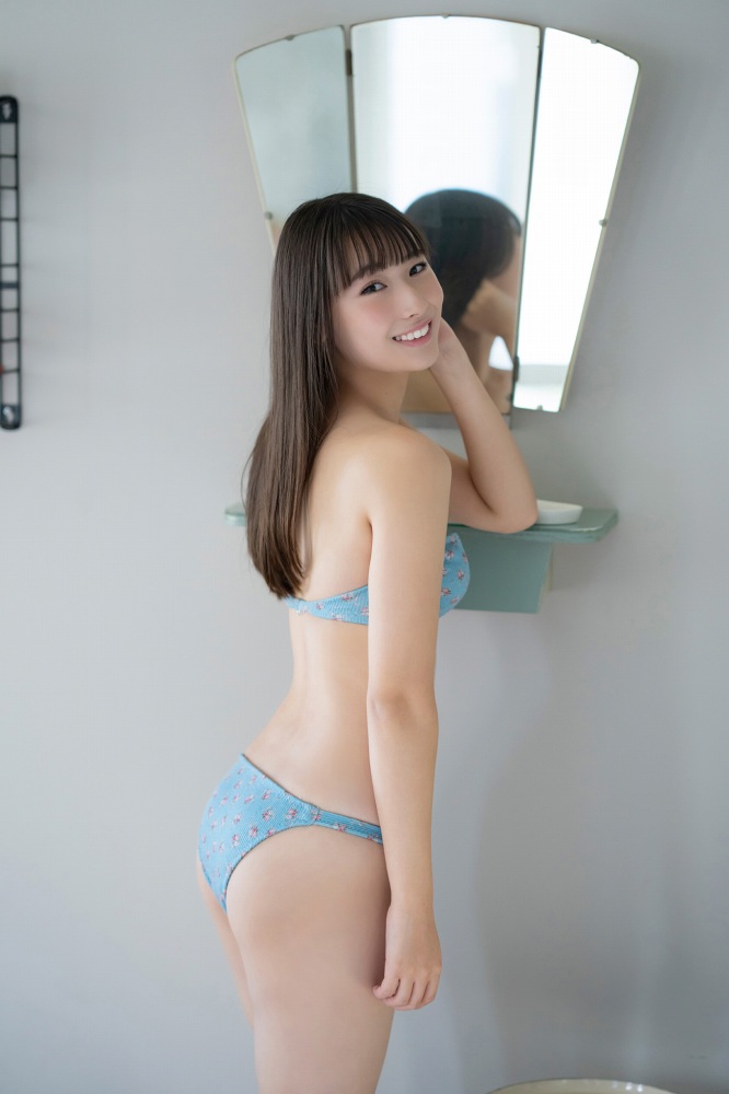 「柚来しいな」グラビア画像
