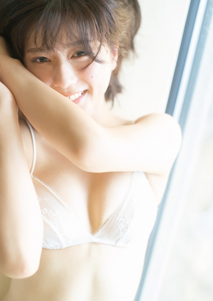 「清水麻璃」グラビア画像